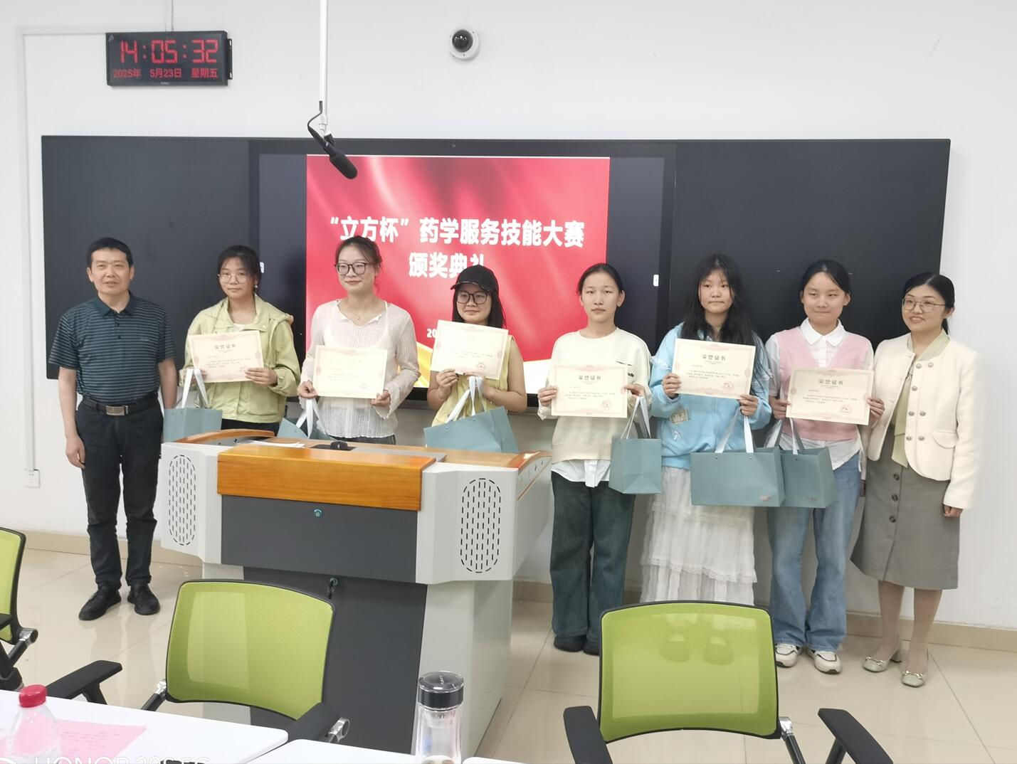 1748401114540231.jpg 1748401114540231.jpg